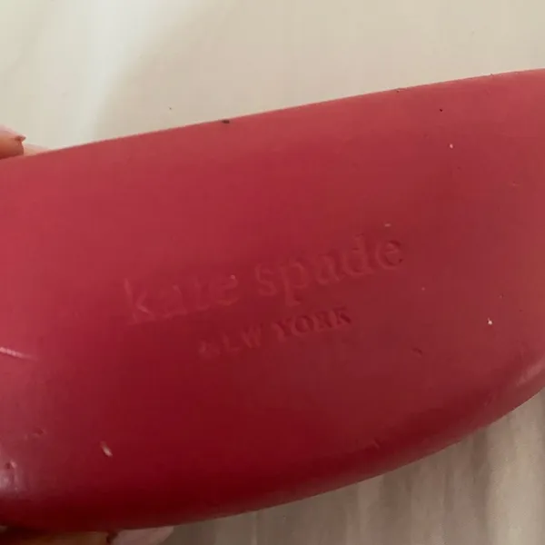 kate spade glasses case, bright pink, hard case, used (glasses not included) - Image 4