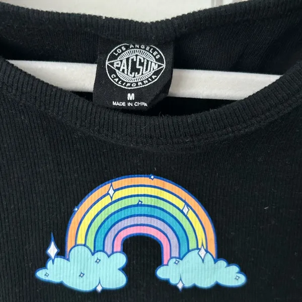 Pacsun cropped rainbow graphic tank top, size M - Image 3