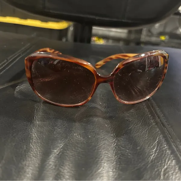 Elegant Brown Sunglasses - Image 8