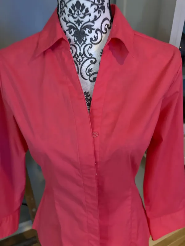 Lee Riders size small pink button down shirt - Image 2