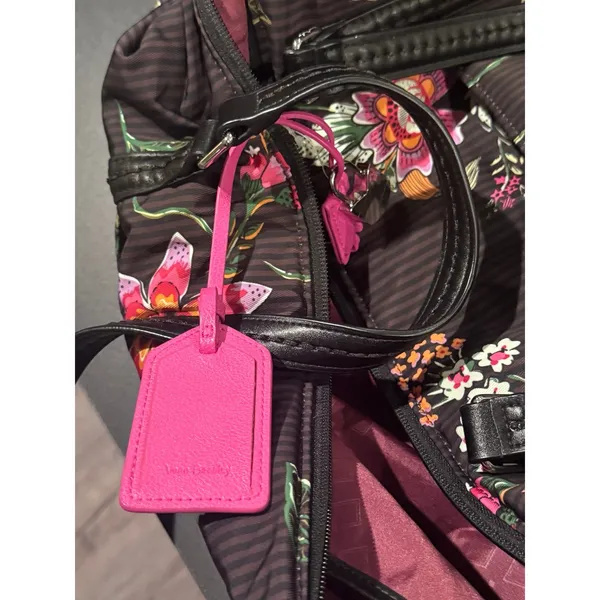 Vera Bradley large duffle bag with accessories. Excellent‎ condition - Image 7