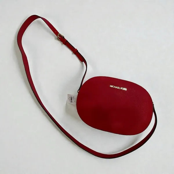 NWT Michael Kors Jet Set Travel Oval Crossbody Bag Red Zip Gold Hardware Strap - Image 2