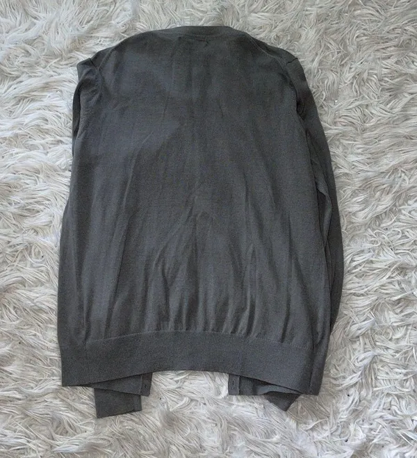 Banana Republic Grey Sweater - Image 5