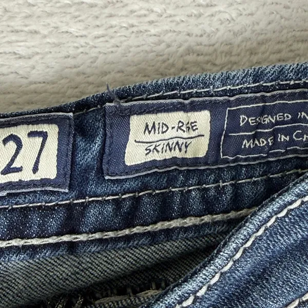 Miss Me Mid Rise‎ Skinny Jeans Dark Wash Contrast Stitch Size 27 Blue Denim - Image 4