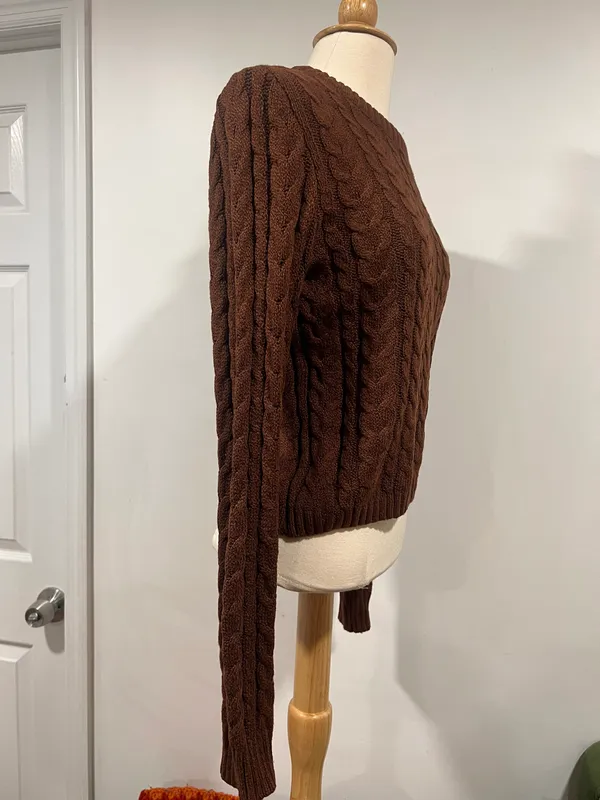 Outfitters Preppy Cable Knit Sweater Size Medium - Image 3