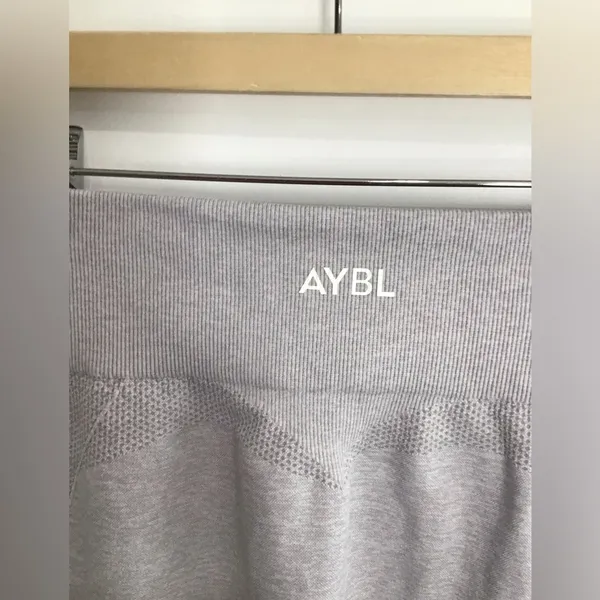 AYBL Gray Leggings Size XS Compression 22" Inseam Side Ruching Running - Image 4