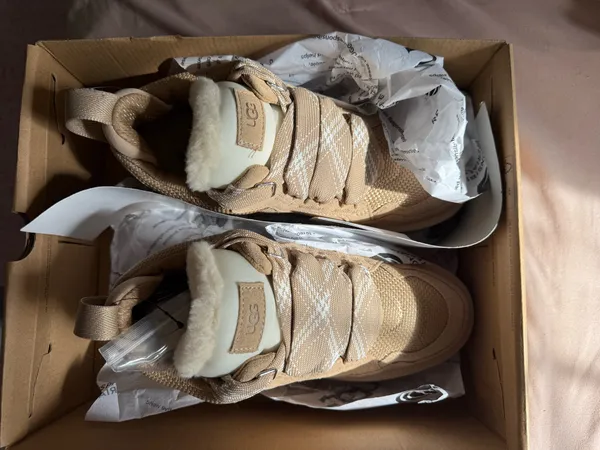 UGG CA805 Classic Weather Platform Boots W10 - Image 2