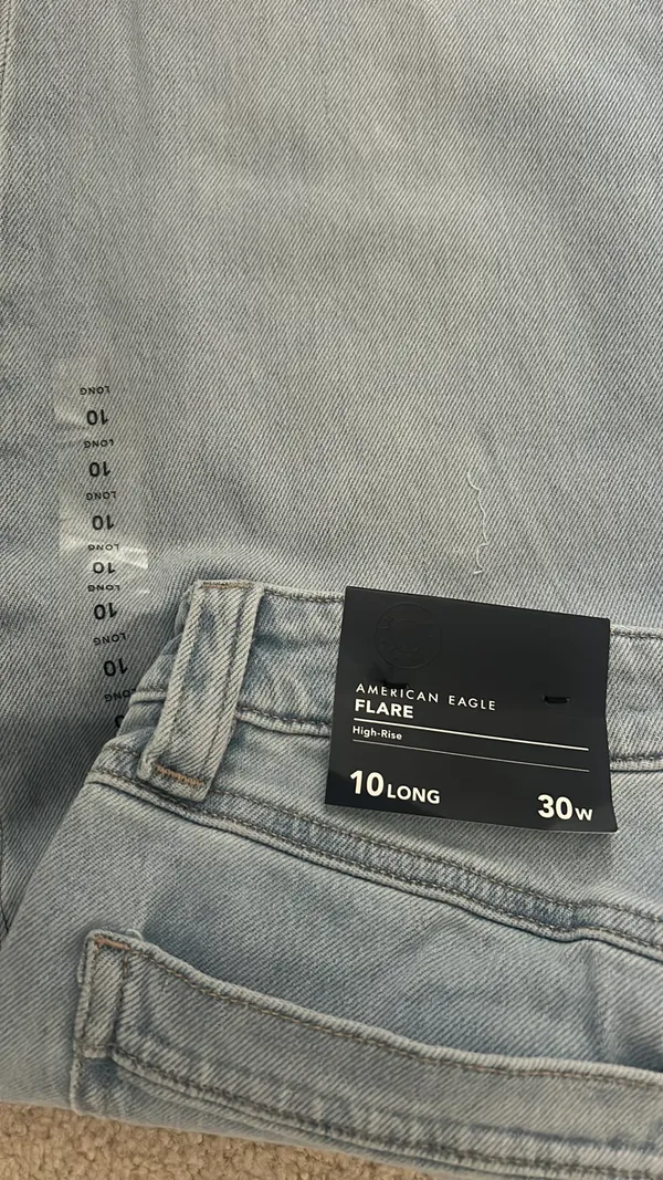 American Eagle Flare High-Rise Jeans - Image 5