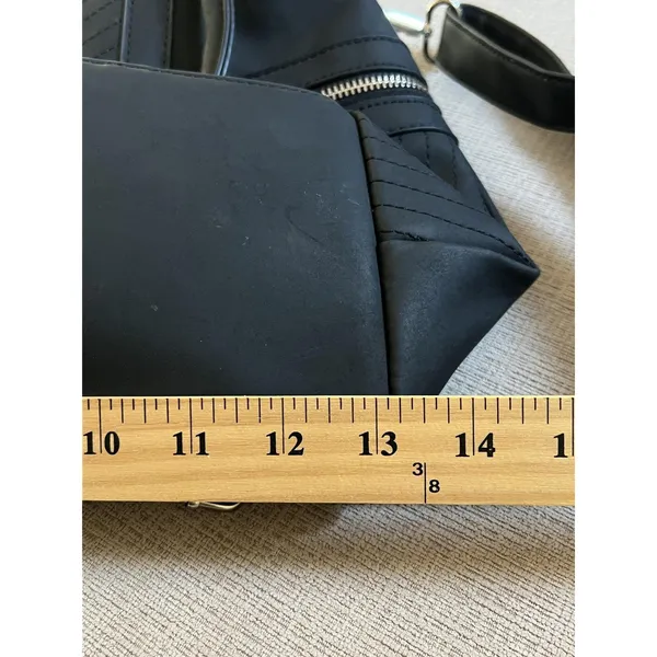 Torrid Satchel Bag Womens Large Black Faux Leather Chevron Zip Pockets Purse - Image 10