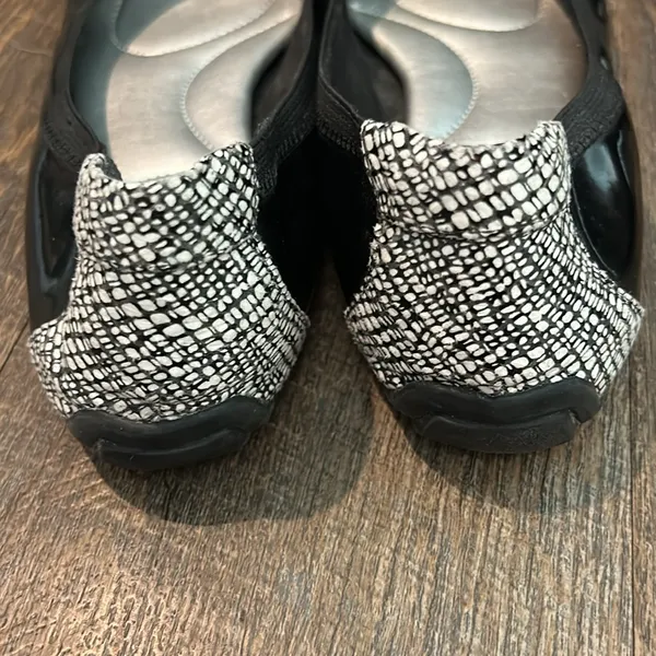 Kelly &‎ Katie Weslyne Black with Black &White Toe/Heel Ballet Flat Shoes 9 - Image 3
