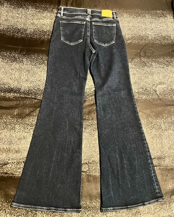 Womens sz8 NWT Express 70's Flare Midrise Hyper Sculpt/Hyper Stretch Jeans - Image 3