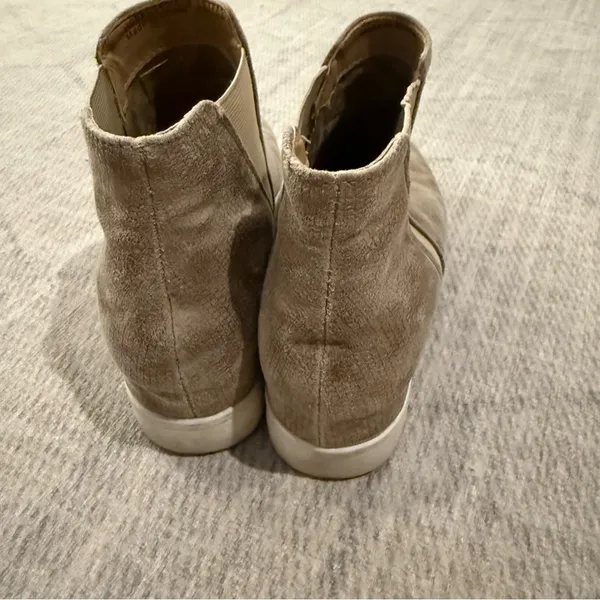 Very G Taupe Hidden Wedge Slip On Sneaker Booties Women’s 9 - Image 6