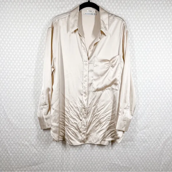 Abercrombie & Fitch Cream Satin Oversized‎ Button Down Top - Image 2