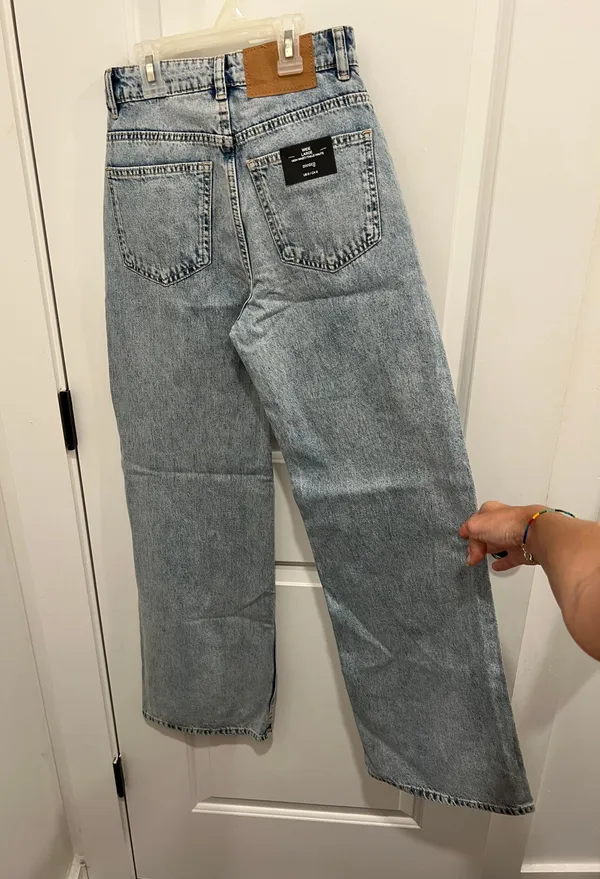 H&M wide leg jeans - Image 2