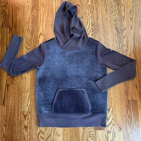 ALO Yoga Luxe Long Sleeve Block Party Hoodie – Soft Velour XS Raisin Purple - Image 4