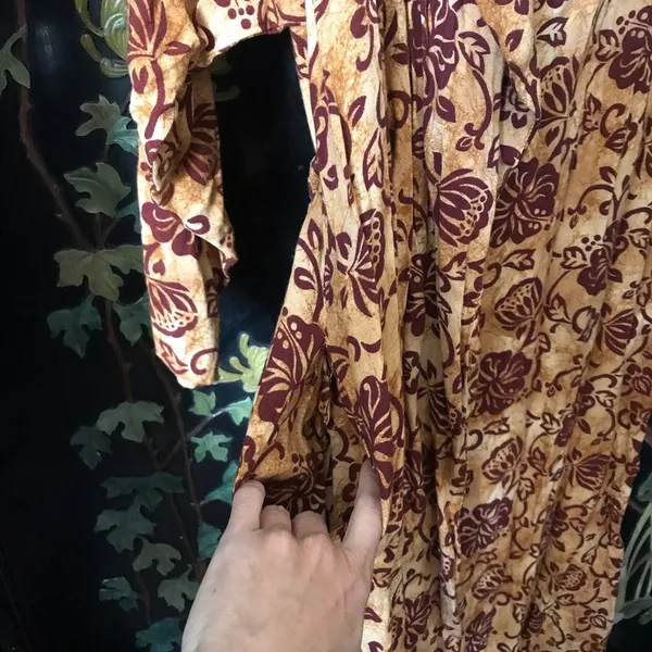 Vintage Victoria’s Secret robe / dress Hawaiian style size small brown burgundy - Image 6