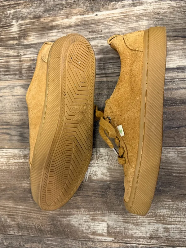 Cariuma Women’s Suede Sneaker in Tan Size 9 - Image 10