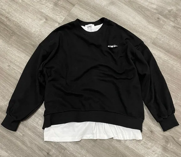 Graphic Black Oversized Crewneck Sweatshirt - Image 4