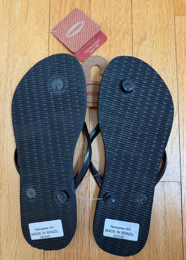 Havaianas Slim Black Flip Flops - Image 3