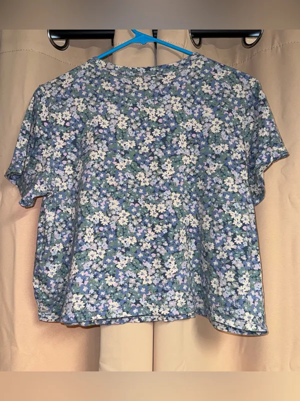 old navy floral tee - Image 3