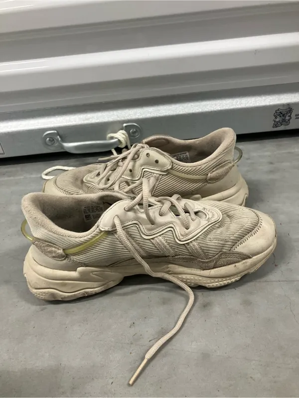 Adidas Originals-Ozweego Taupe Sneakers - Image 8
