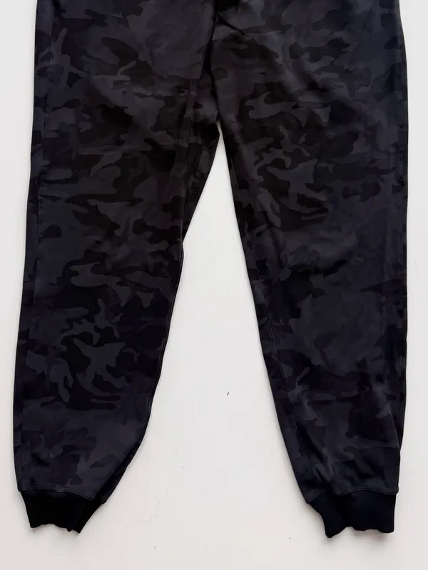lululemon On the Fly Jogger 28"- Heritage 365 Camo Deep Coal Multi Size 8 - Image 5