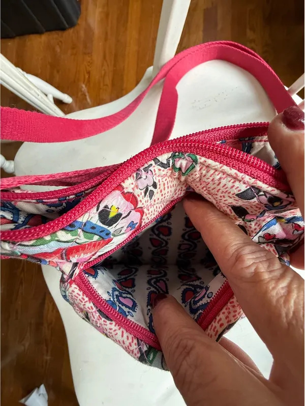Vera Bradley Small Crossbody Bag in Pink Floral Quilted Cotton - Image 6