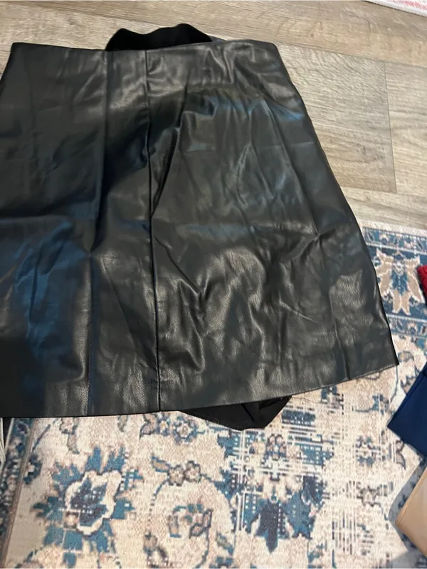 Zara Black Faux Leather Asymmetric Mini Skirt - Image 8