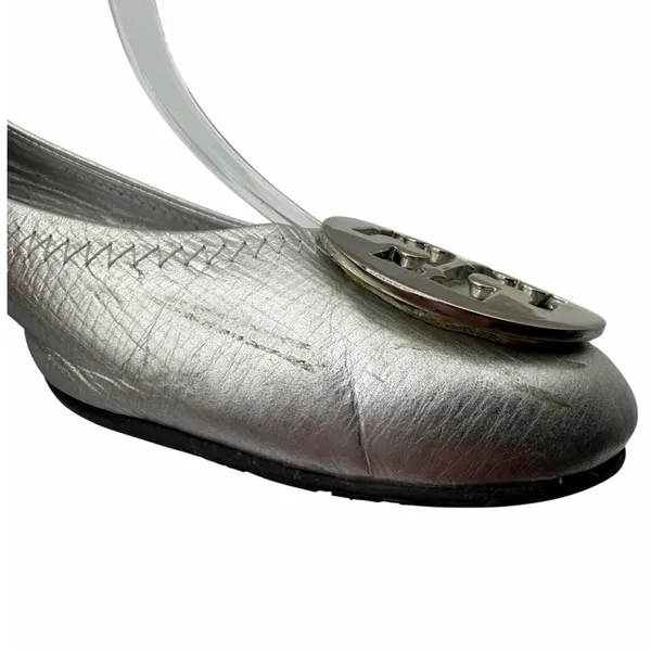 Tory Burch Reva Flats Silver Metallic‎ Leather Logo Medallion Shoes Size 10 Y2K - Image 3