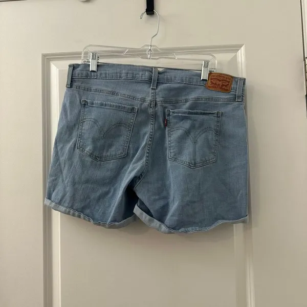 Levi's Mid Length Shorts Size 33 - Image 3