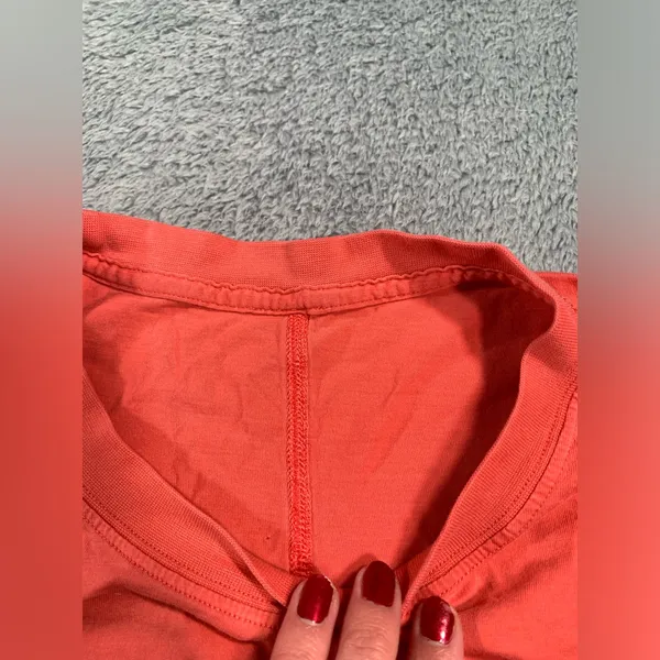 Lululemon coral women’s tee - Image 5