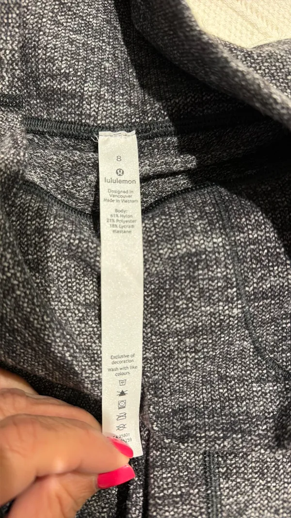 Lululemon leggings Gray size 8 - Image 4