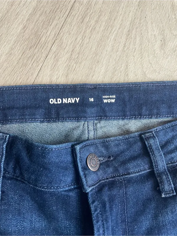 Old Navy Navy Blue Denim Cuffed Women’s Shorts - Image 2