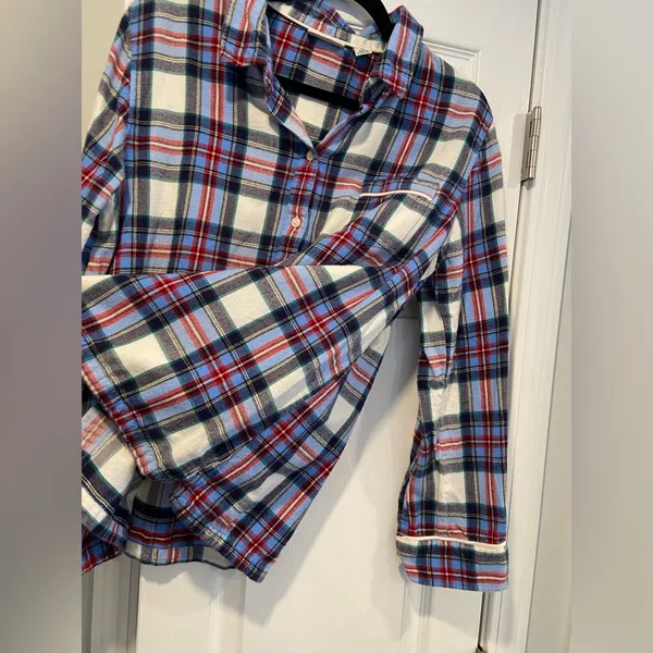 L.L. Bean Size M Blue Red 100% Cotton Plaid Flannel Button Up Pajama Top - Image 4