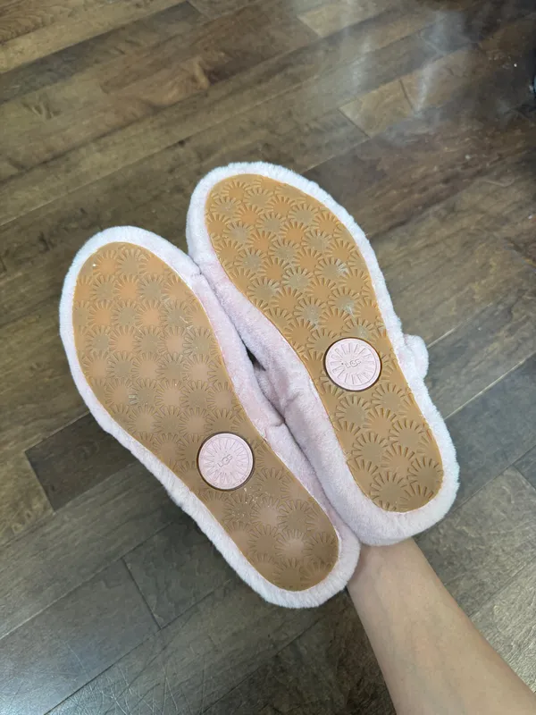 UGG Plush Shearling Slide Sandals in Light Pink size 8 - Image 7