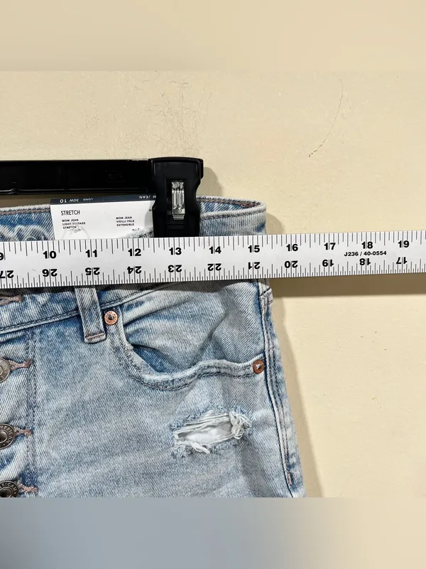 NWT American Eagle Stretch Mom Jean size 10 Long light wash 30W - Image 4