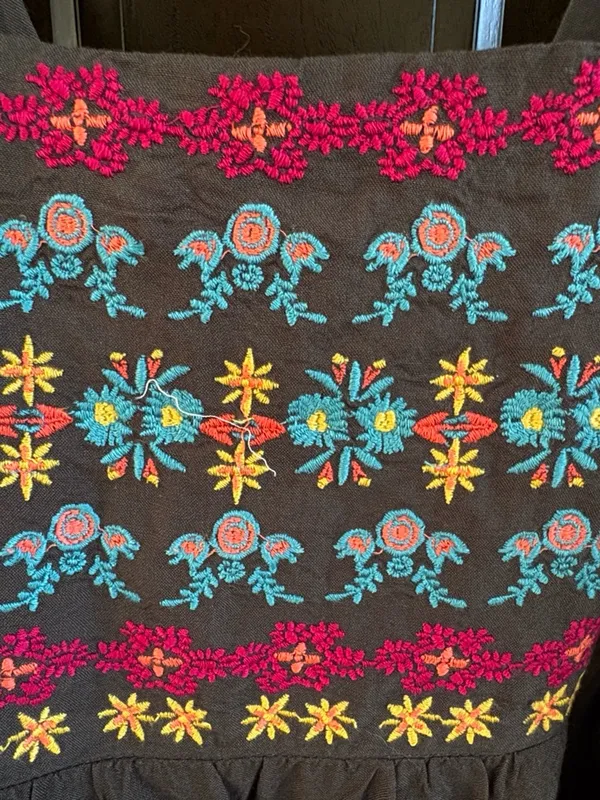 EUC NATURAL LIFE Embroidered Crop Top Size XL - Image 3