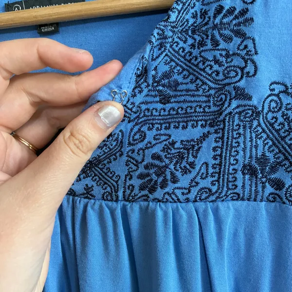 Adrianna Papell blue boho embroidered tank top flowy y2k style women's size S - Image 3