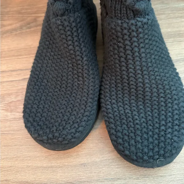 UGG Black Cable-Knit Boots Sz 7 - Image 4