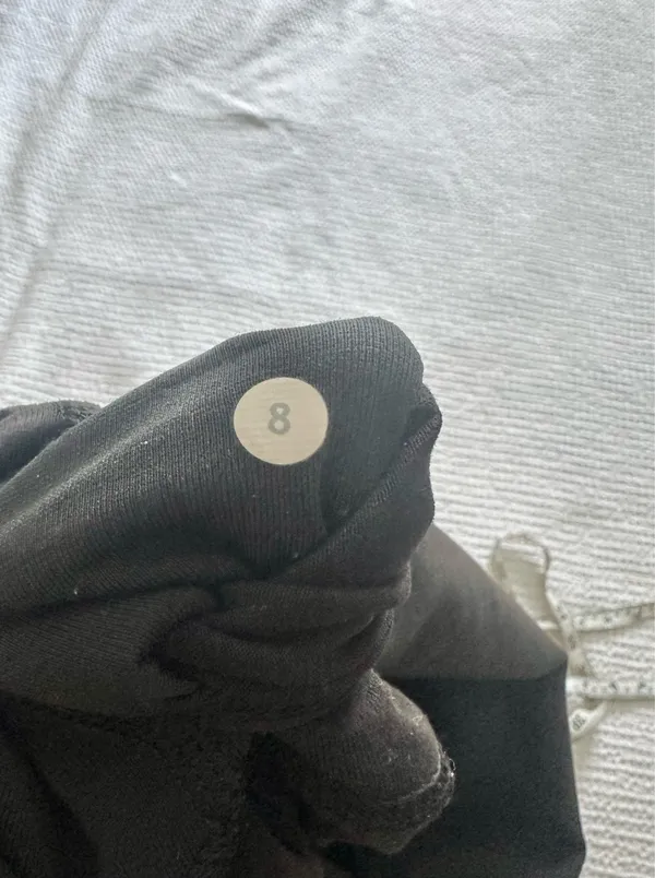 Lululemon high waisted knee length leggings vintage - Image 3