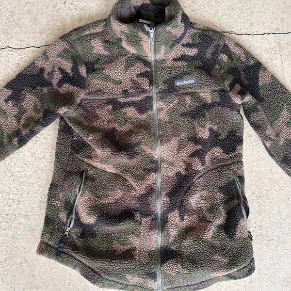 Unisex camo army print Columbia zip up sweater size medium - Image 2
