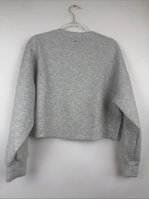 Abercrombie YPB NeoKnit Cropped Crew Neck Gray Sweatshirt Size Medium - Image 3