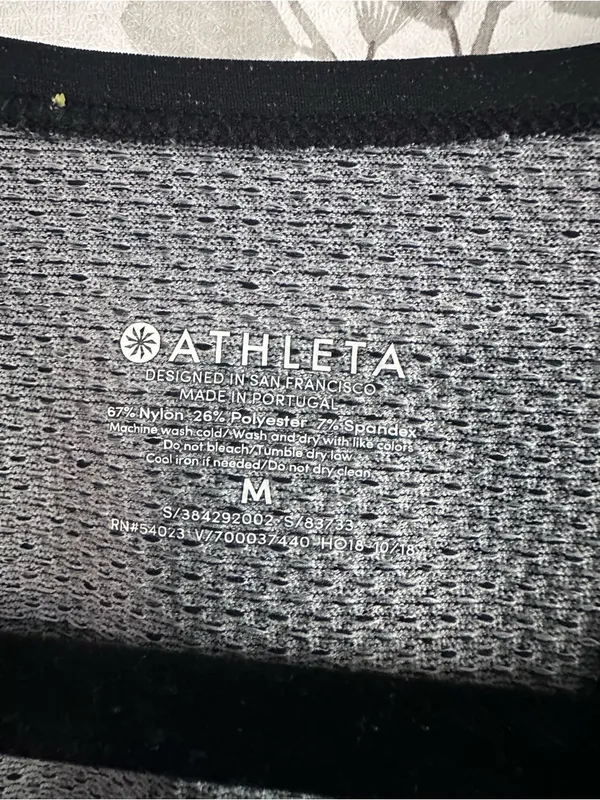 Athleta Black SpeedlightPerformance Racerback Tank Medium - Image 2