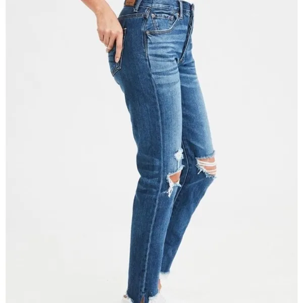 American Eagle hi-rise distressed, raw hem Girlfriend Jeans - Image 4