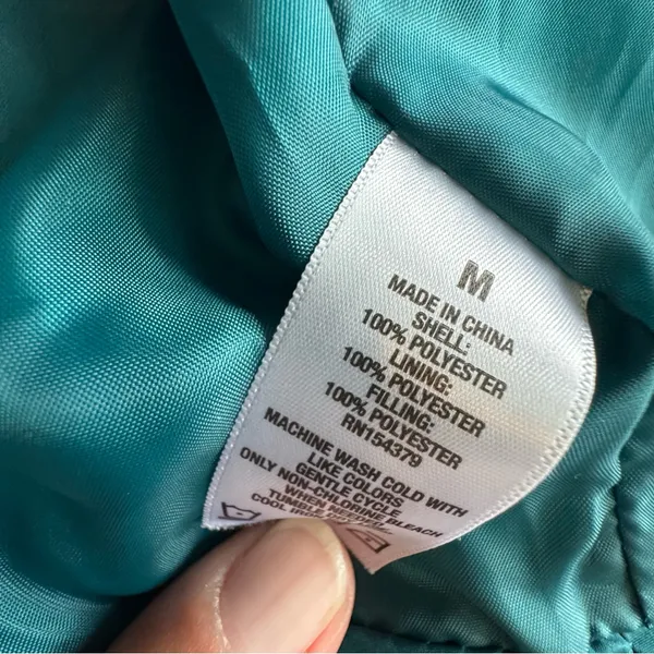 Aeropostale Teal Women's Puffer Vest Size Medium - Image 5