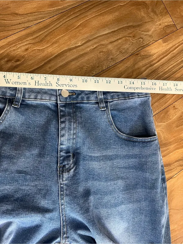 High-Rise Straight-Leg Women’s Jeans in Faded Blue Wash - Image 9