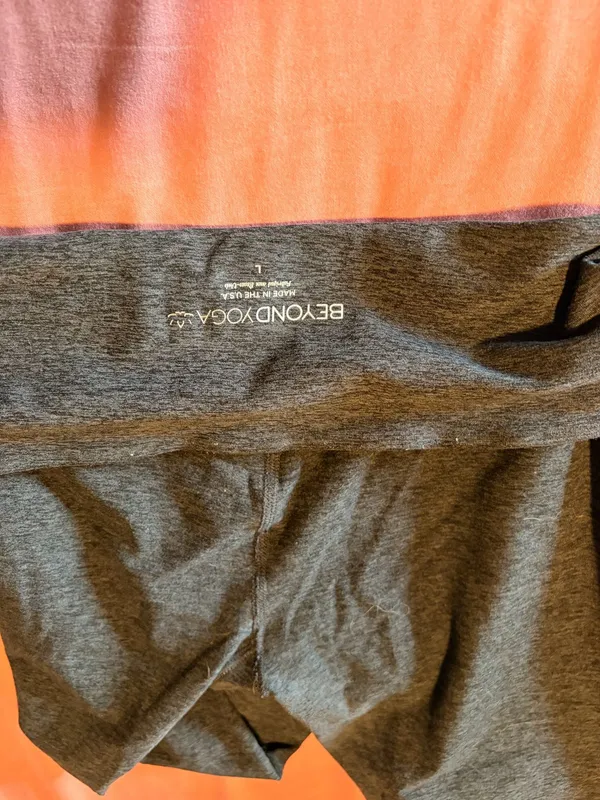 Beyond Yoga Grey Leggings - Image 3
