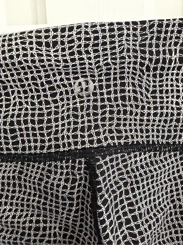 Lululemon Luxtreme Full Length Leggings Size 6 Black White Print‎ - Image 3