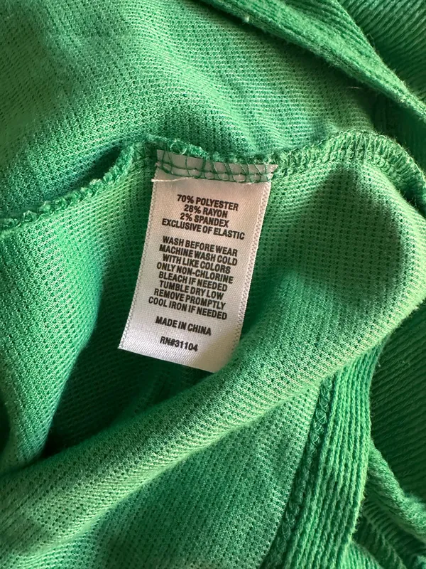 Crown & Ivy Kelly Green Puff Sleeve Top - Image 6