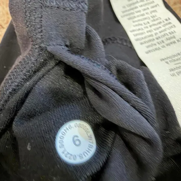 Lululemon Women's Black Shorts - Image 3